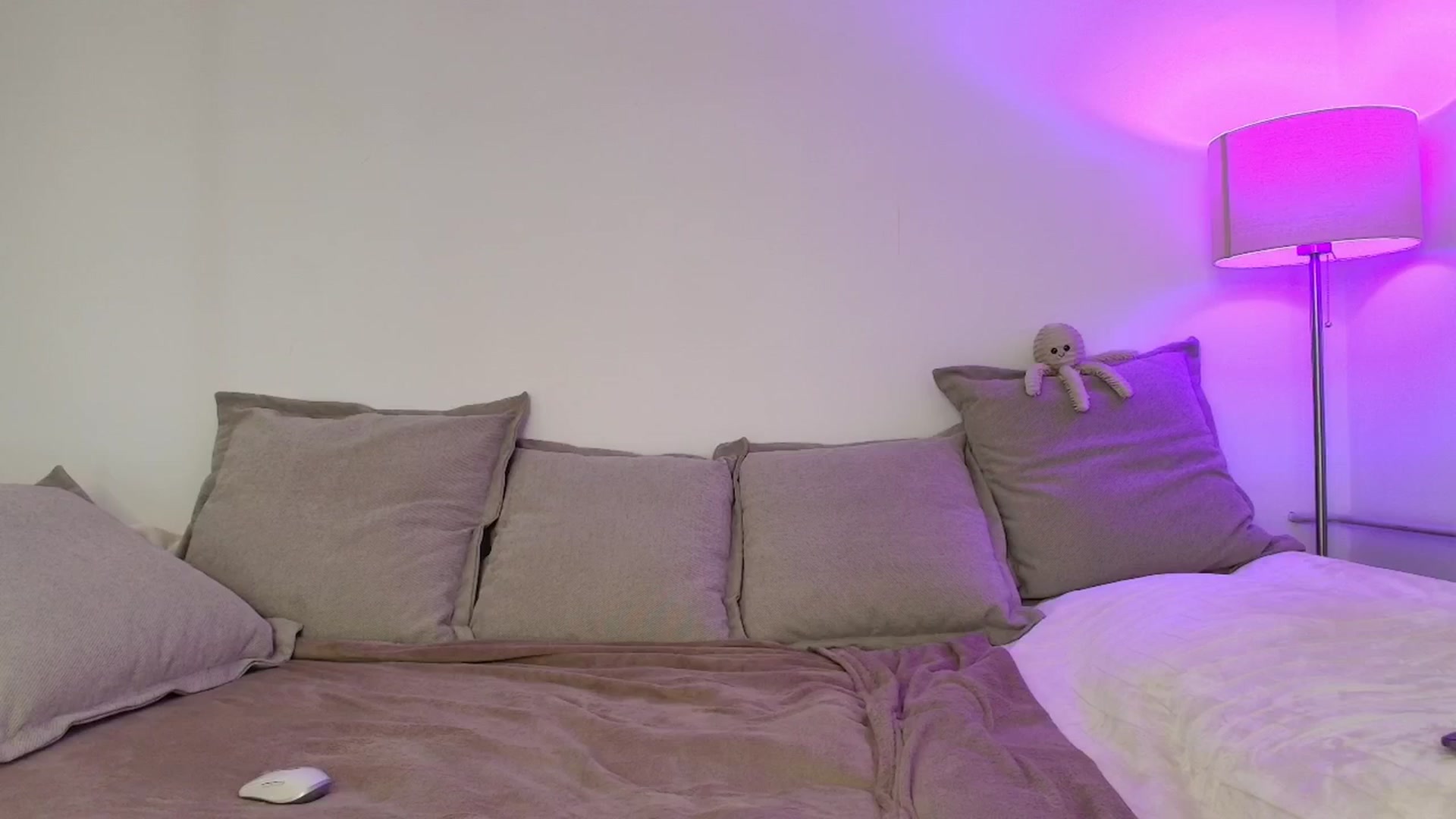 Gallery image thumbnail from Elenaxkiss's myfreecams stream on, 11/06/2025, 11:25 image 9 of 20