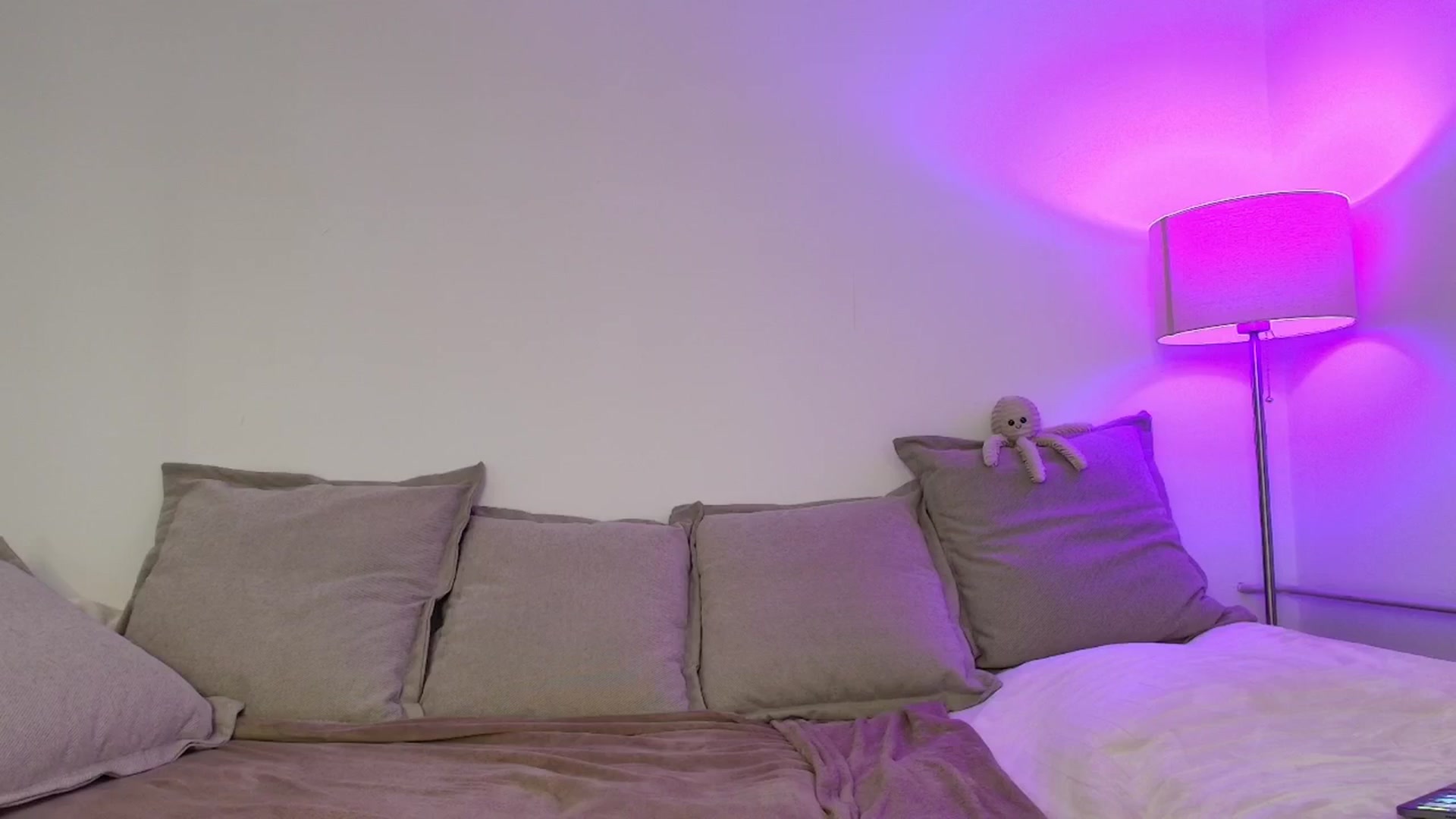 Gallery image thumbnail from Elenaxkiss's myfreecams stream on, 11/06/2025, 11:25 image 1 of 20