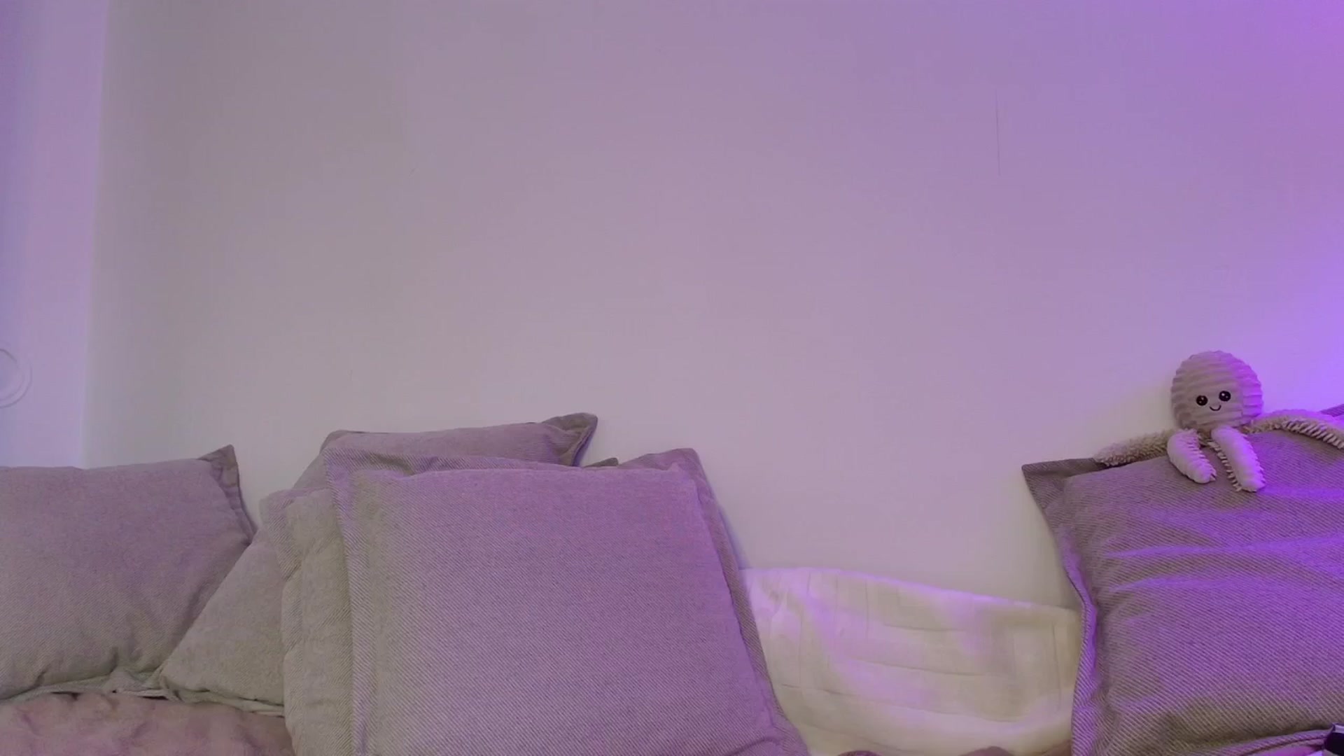 Gallery image thumbnail from Elenaxkiss's myfreecams stream on, 11/12/2025, 12:07 image 3 of 20