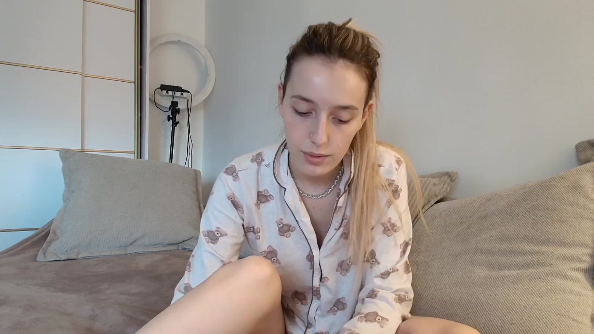 Gallery image thumbnail from Elenaxkiss's myfreecams stream on, 11/16/2025, 11:33 image 8 of 20