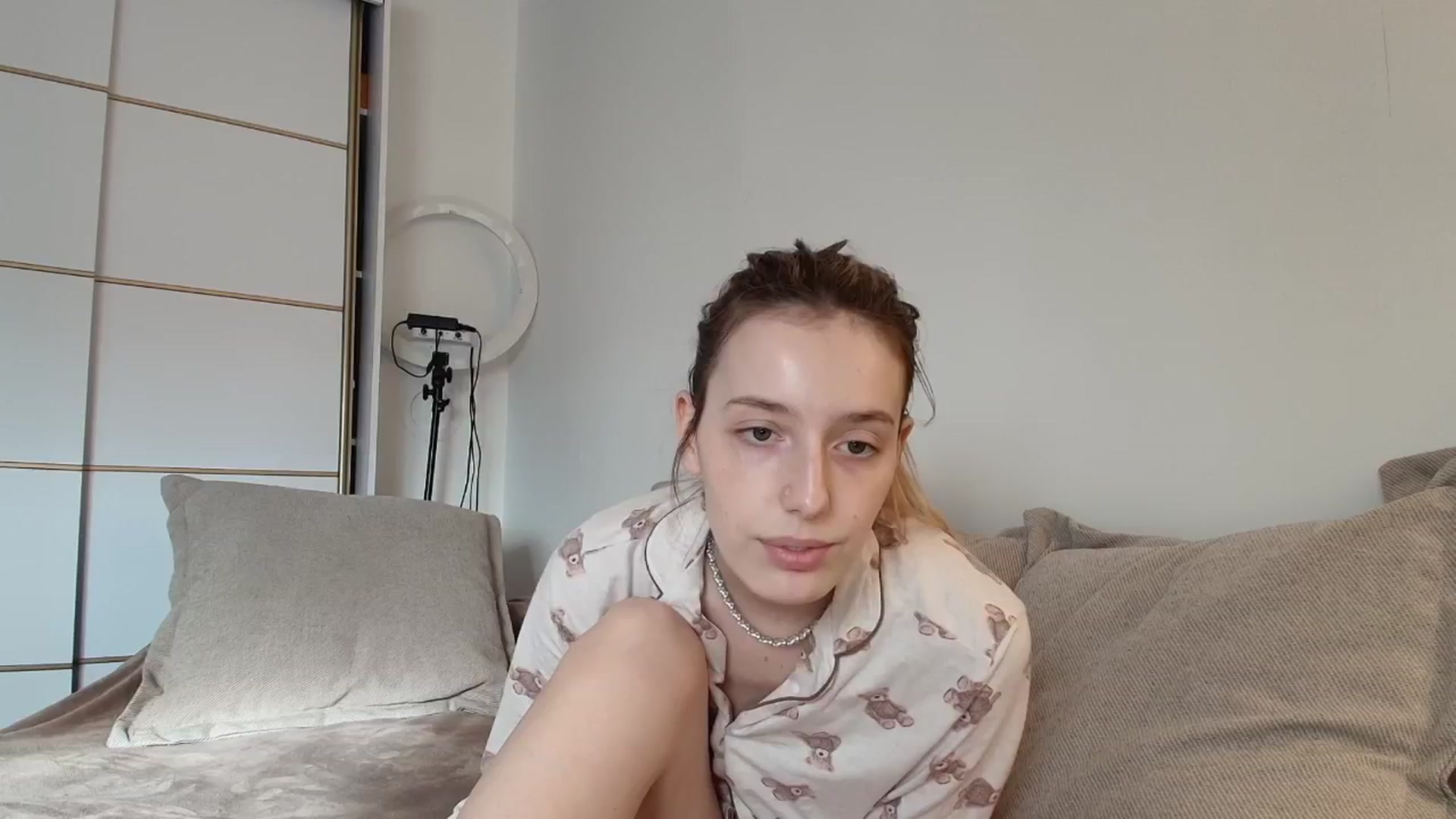 Gallery image thumbnail from Elenaxkiss's myfreecams stream on, 11/16/2025, 13:33 image 13 of 20