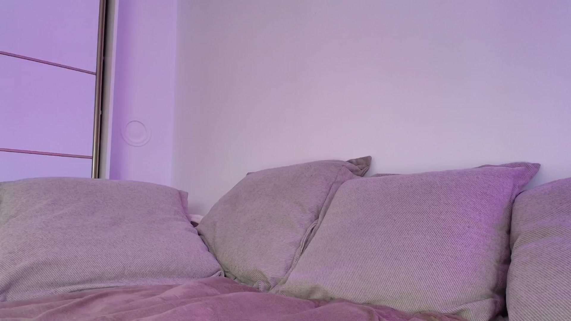 Gallery image thumbnail from Elenaxkiss's myfreecams stream on, 11/19/2025, 11:10 image 19 of 20