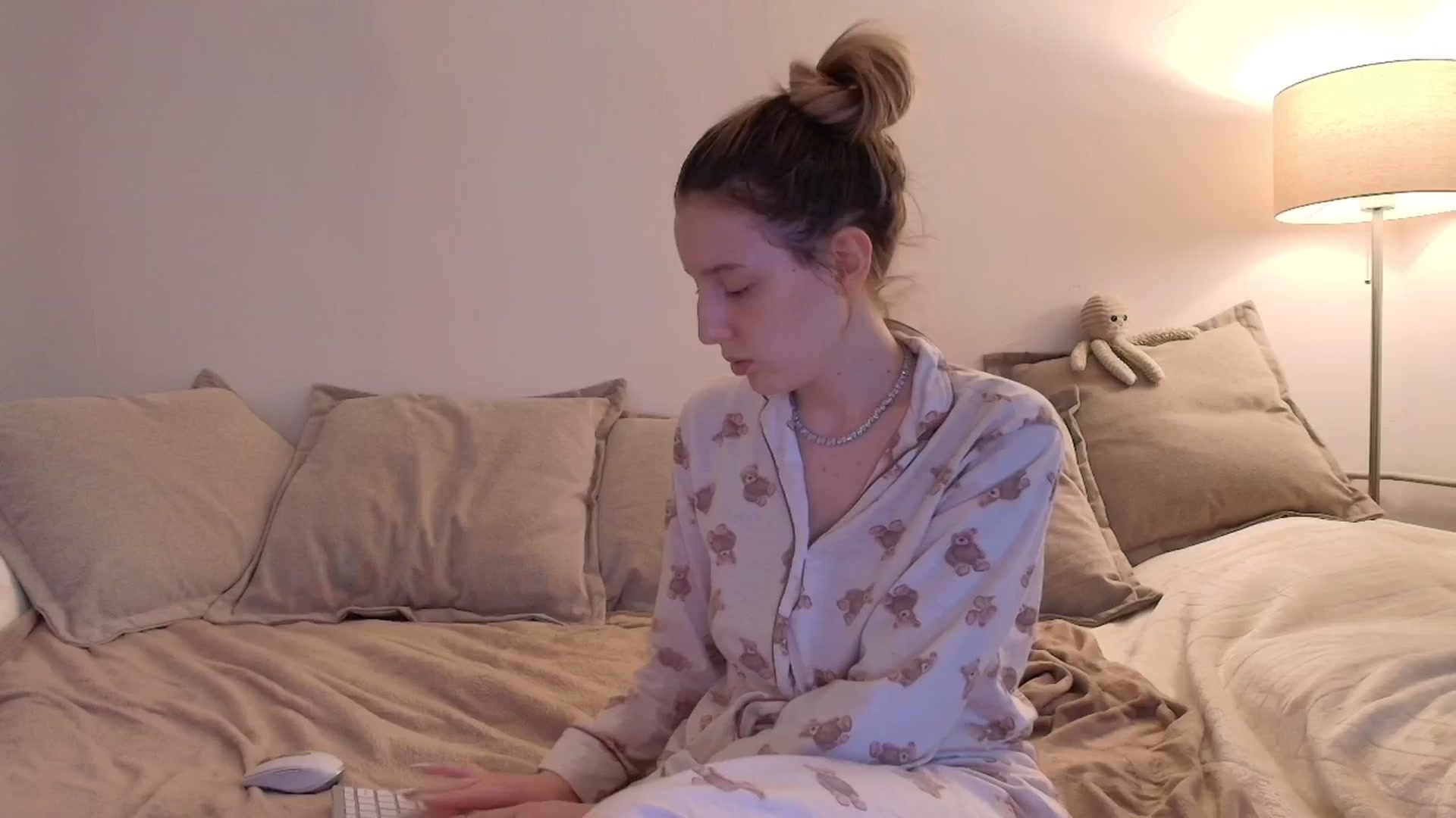 Gallery image thumbnail from Elenaxkiss's myfreecams stream on, 11/20/2025, 11:16 image 13 of 20