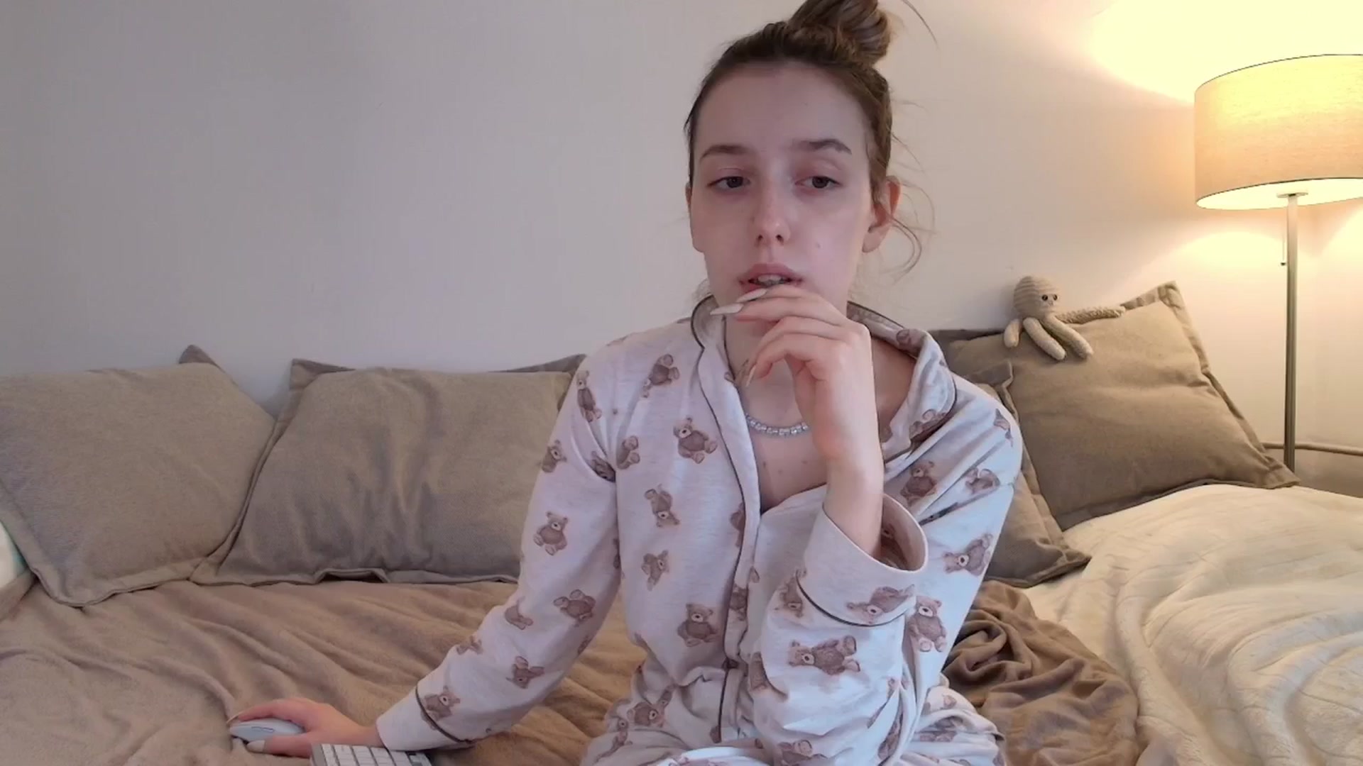 Gallery image thumbnail from Elenaxkiss's myfreecams stream on, 11/20/2025, 11:16 image 9 of 20