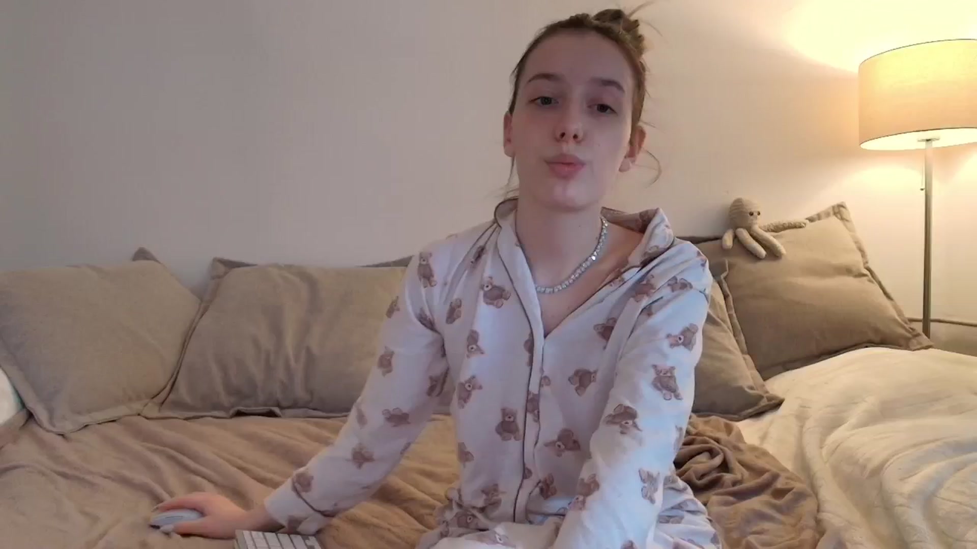 Gallery image thumbnail from Elenaxkiss's myfreecams stream on, 11/20/2025, 11:16 image 8 of 20