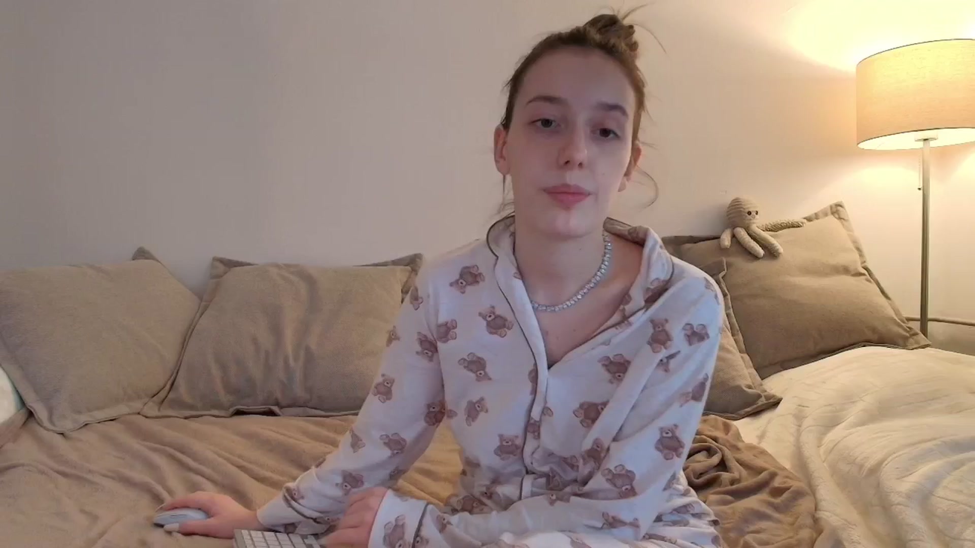 Gallery image thumbnail from Elenaxkiss's myfreecams stream on, 11/20/2025, 11:16 image 7 of 20
