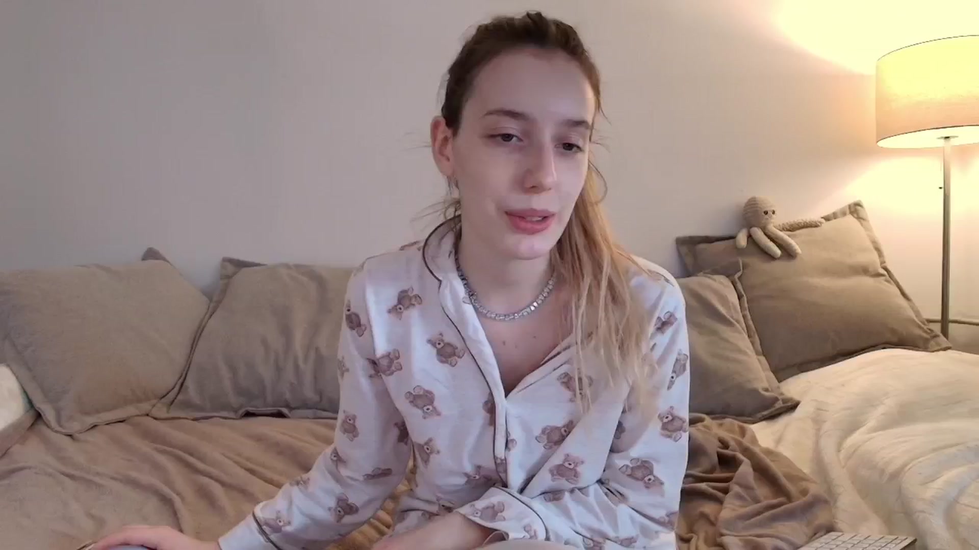 Gallery image thumbnail from Elenaxkiss's myfreecams stream on, 11/20/2025, 11:16 image 2 of 20