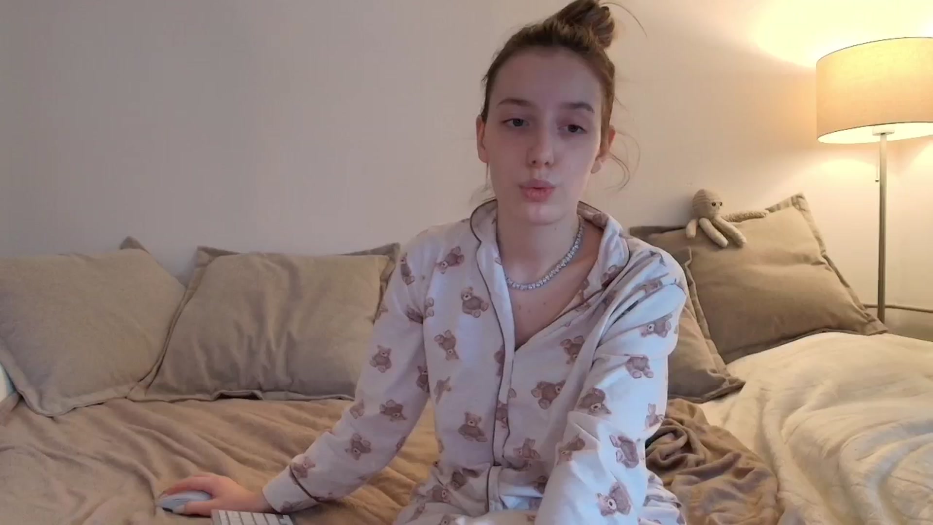 Gallery image thumbnail from Elenaxkiss's myfreecams stream on, 11/20/2025, 11:16 image 11 of 20
