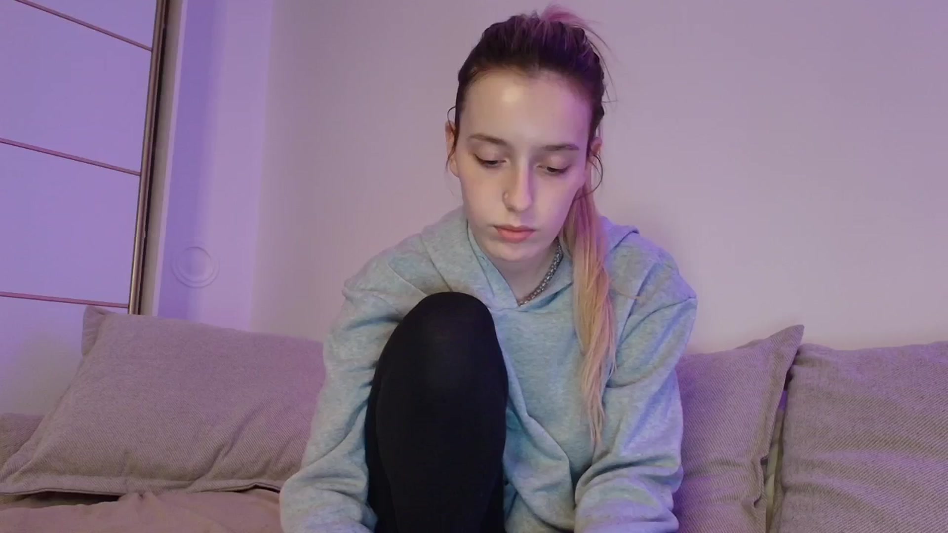 Gallery image thumbnail from Elenaxkiss's myfreecams stream on, 11/22/2025, 20:40 image 13 of 20
