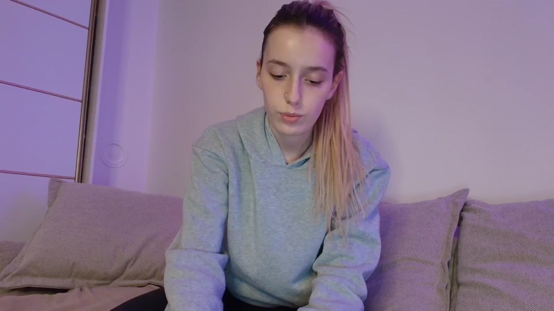 Gallery image thumbnail from Elenaxkiss's myfreecams stream on, 11/22/2025, 20:40 image 11 of 20