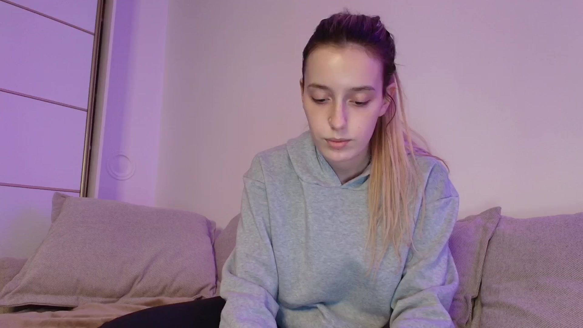Gallery image thumbnail from Elenaxkiss's myfreecams stream on, 11/22/2025, 20:40 image 20 of 20