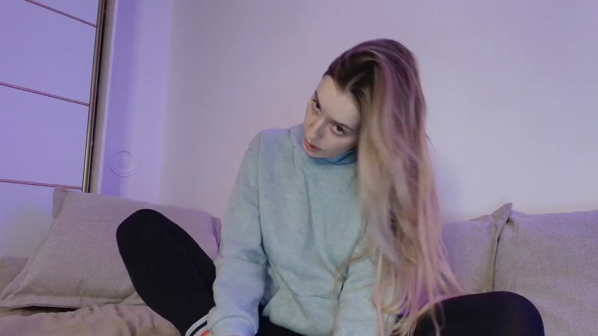 Gallery image thumbnail from Elenaxkiss's myfreecams stream on, 11/22/2025, 20:40 image 4 of 20