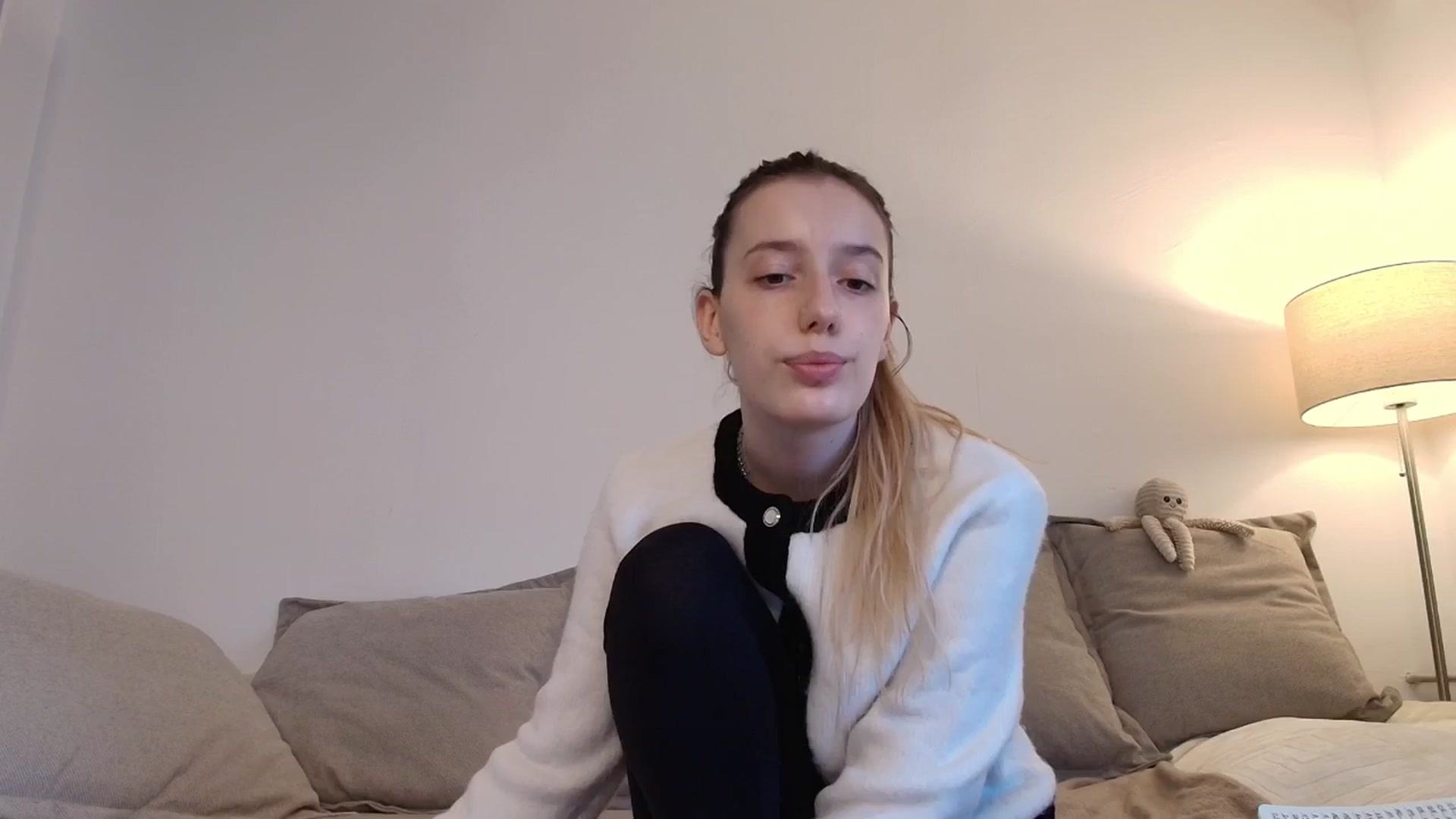 Gallery image thumbnail from Elenaxkiss's myfreecams stream on, 11/23/2025, 09:52 image 2 of 20