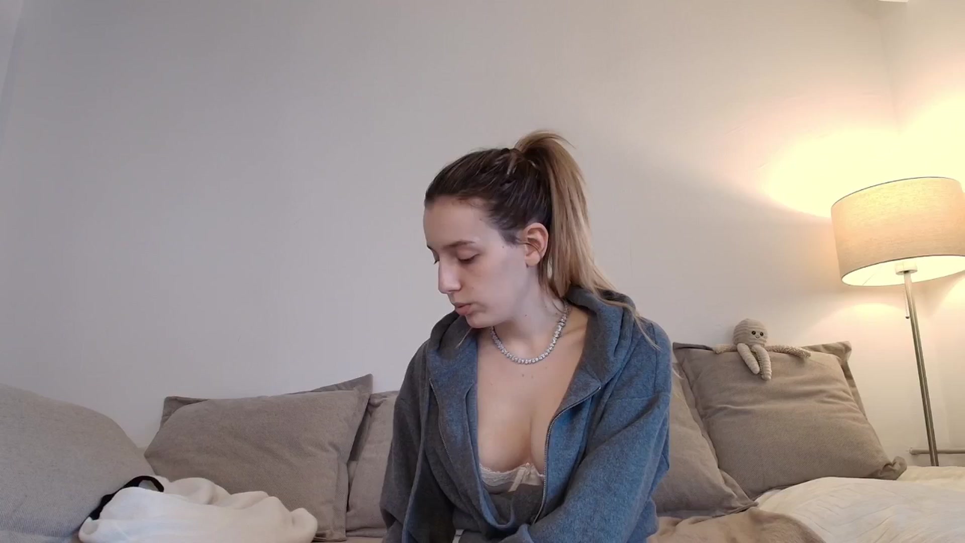 Gallery image thumbnail from Elenaxkiss's myfreecams stream on, 11/23/2025, 09:52 image 14 of 20