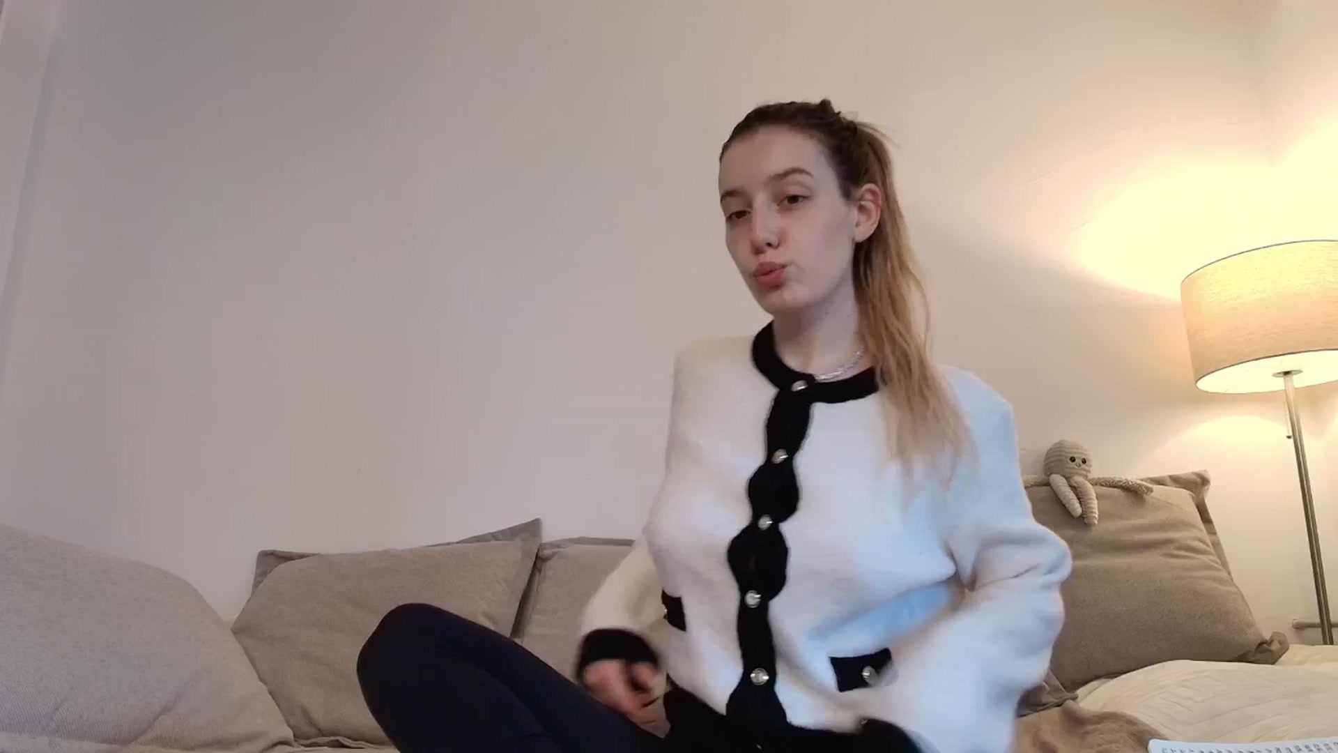 Gallery image thumbnail from Elenaxkiss's myfreecams stream on, 11/23/2025, 09:52 image 3 of 20