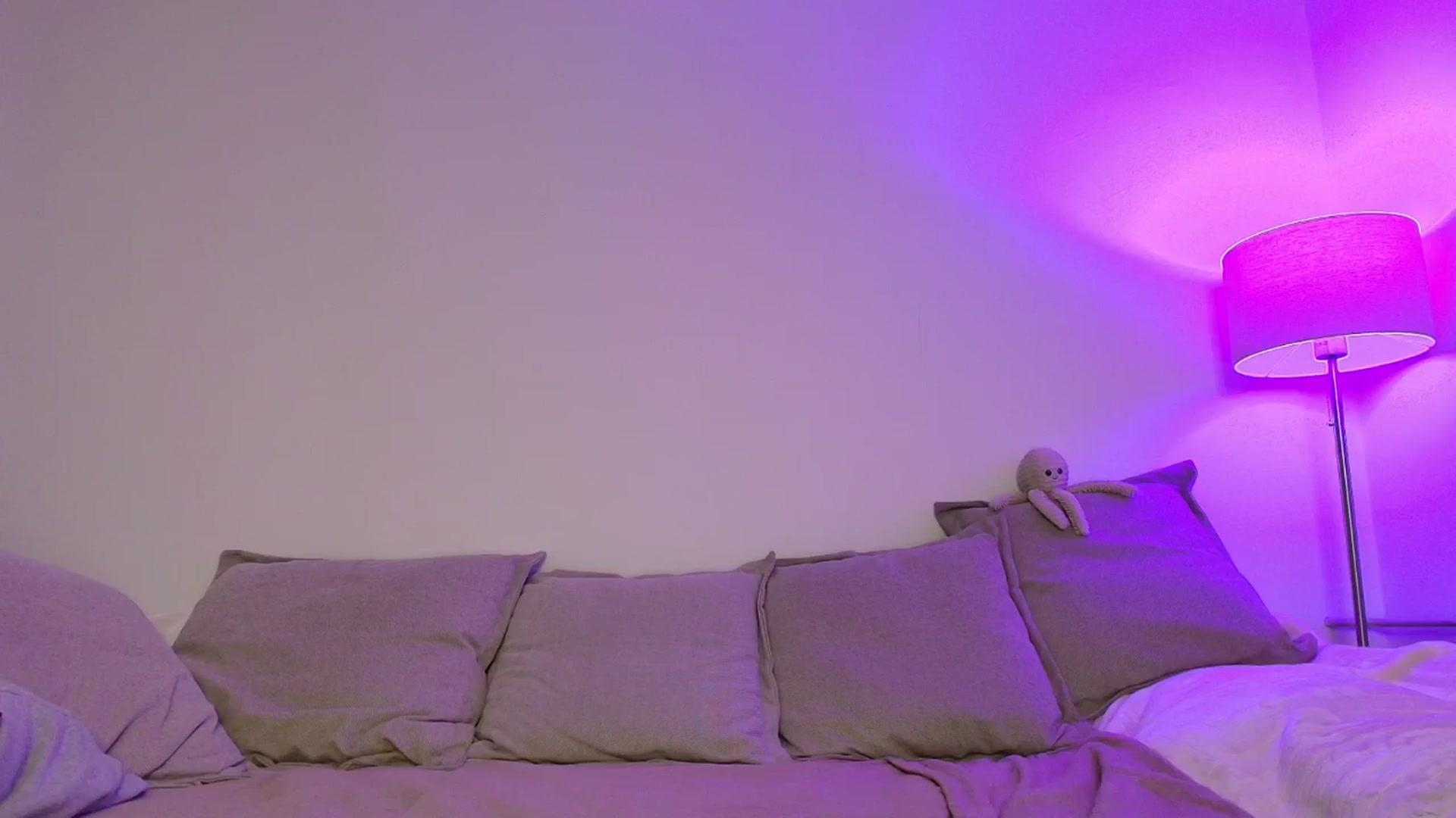 Gallery image thumbnail from Elenaxkiss's myfreecams stream on, 11/23/2025, 21:00 image 6 of 20