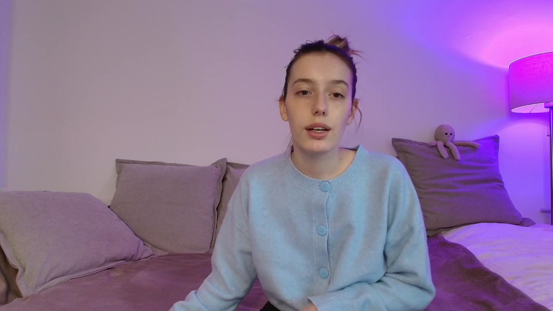 Gallery image thumbnail from Elenaxkiss's myfreecams stream on, 11/24/2025, 08:01 image 10 of 20
