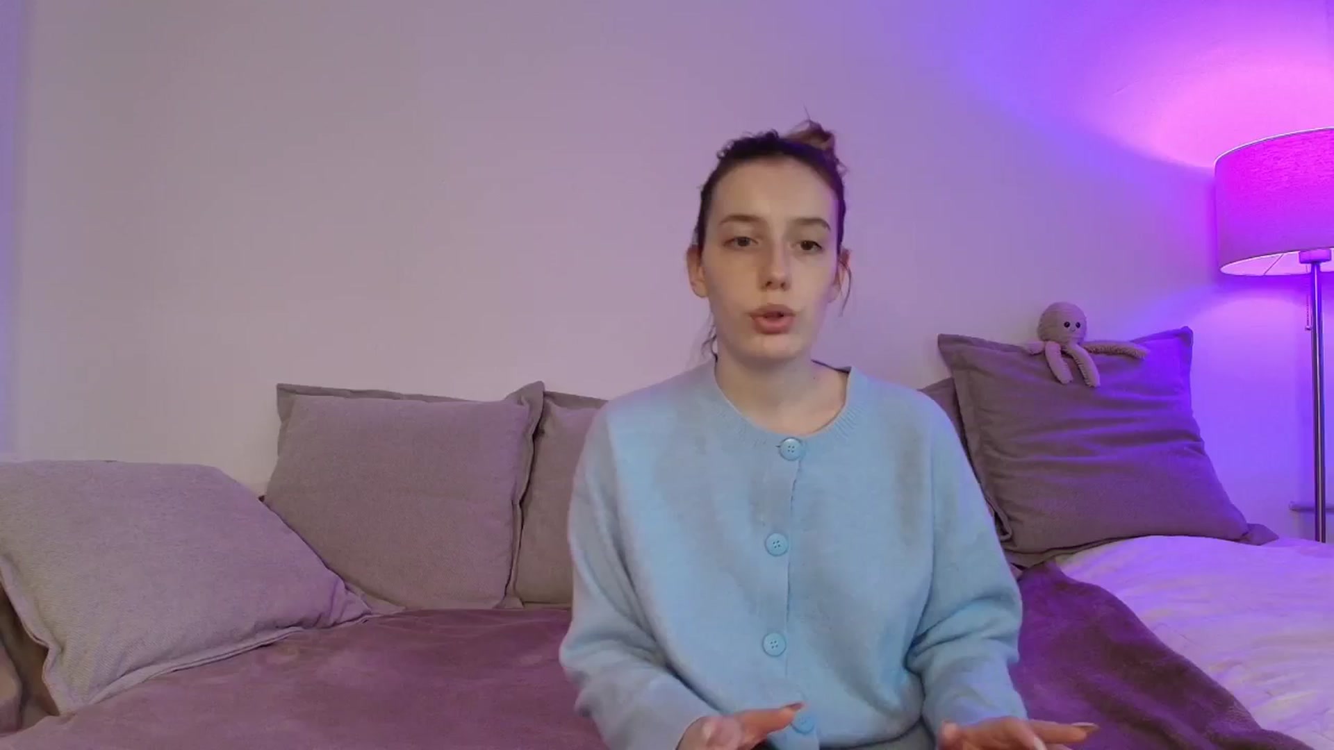 Gallery image thumbnail from Elenaxkiss's myfreecams stream on, 11/24/2025, 08:01 image 16 of 20