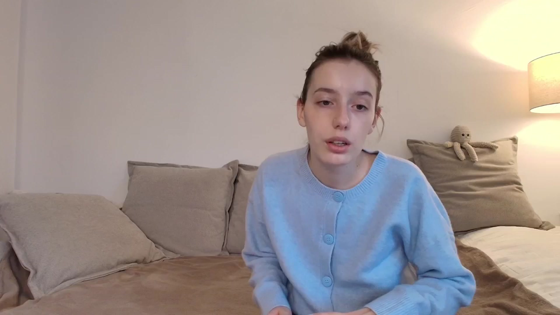 Gallery image thumbnail from Elenaxkiss's myfreecams stream on, 11/24/2025, 08:01 image 2 of 20