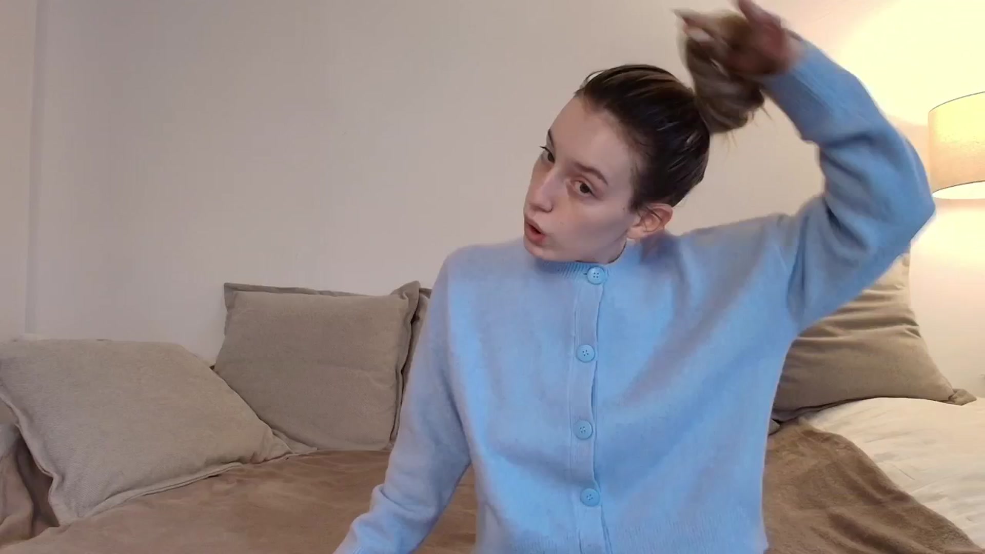 Gallery image thumbnail from Elenaxkiss's myfreecams stream on, 11/24/2025, 08:01 image 1 of 20