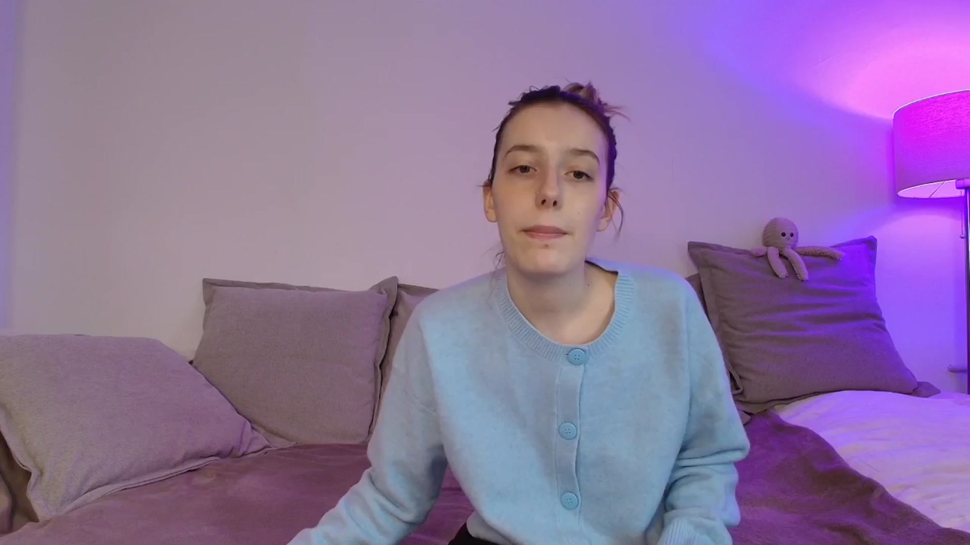 Gallery image thumbnail from Elenaxkiss's myfreecams stream on, 11/24/2025, 08:01 image 7 of 20