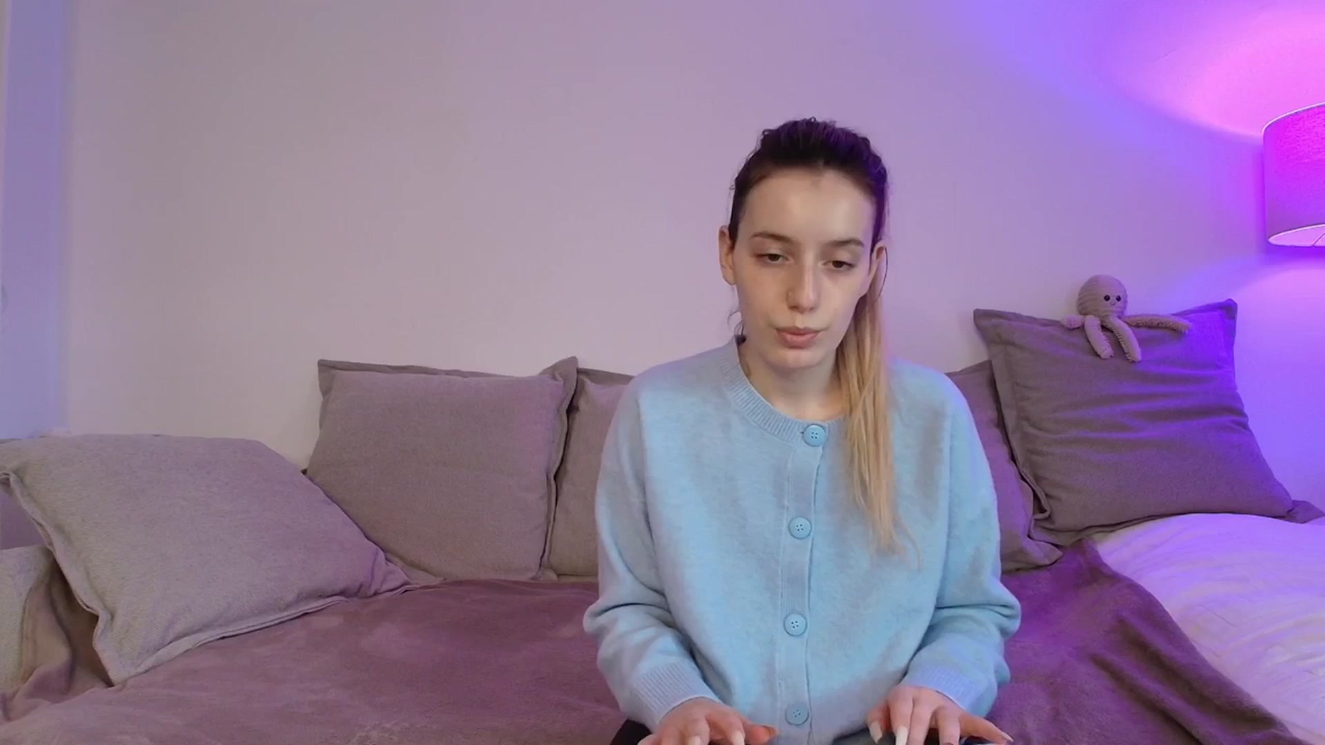 Gallery image thumbnail from Elenaxkiss's myfreecams stream on, 11/24/2025, 08:41 image 15 of 20