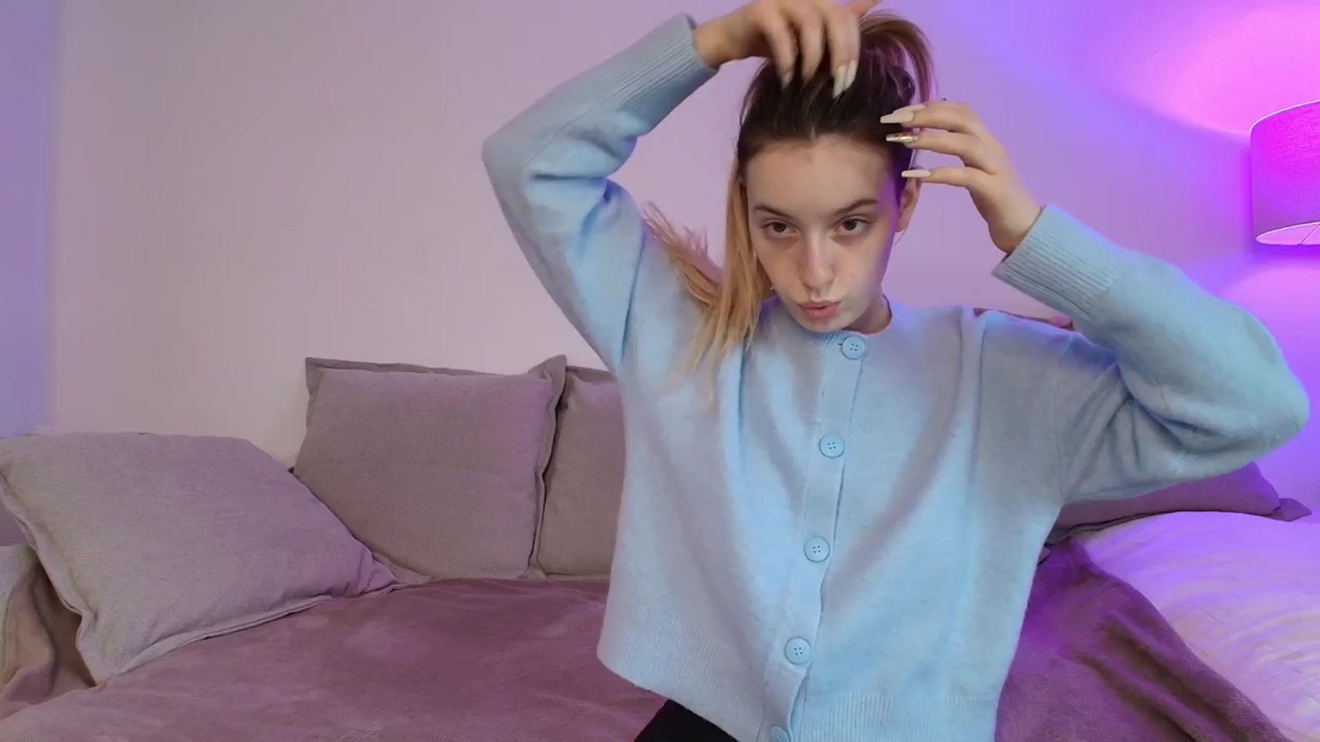 Gallery image thumbnail from Elenaxkiss's myfreecams stream on, 11/24/2025, 08:41 image 3 of 20
