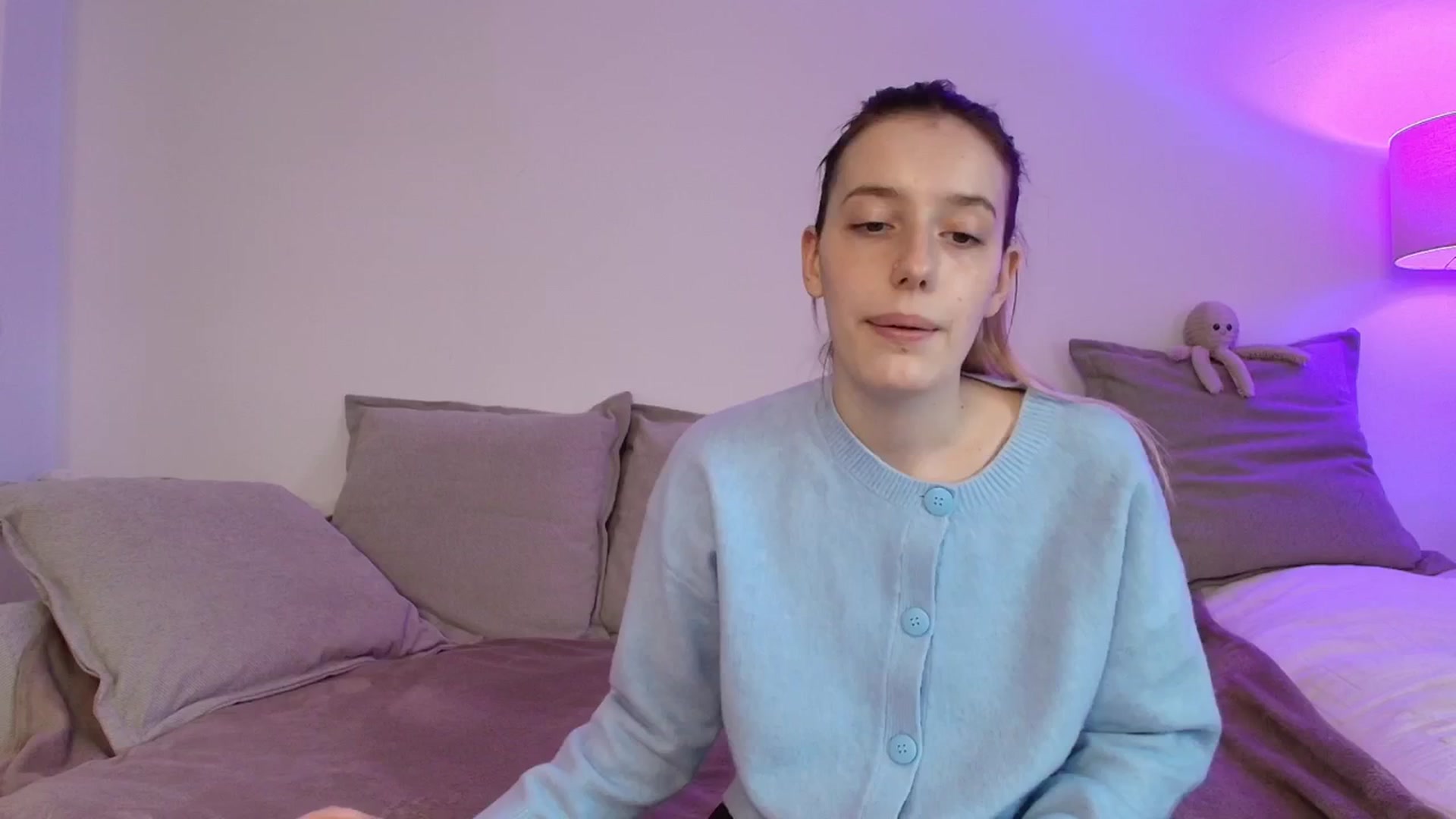 Gallery image thumbnail from Elenaxkiss's myfreecams stream on, 11/24/2025, 08:41 image 5 of 20