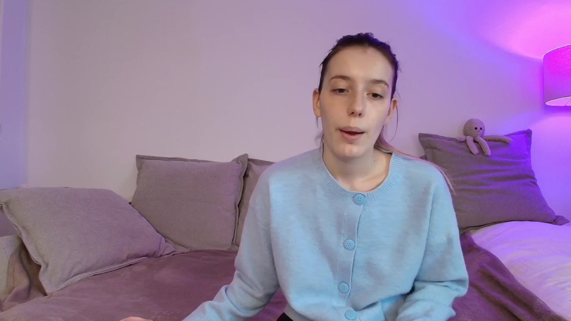 Gallery image thumbnail from Elenaxkiss's myfreecams stream on, 11/24/2025, 08:41 image 8 of 20