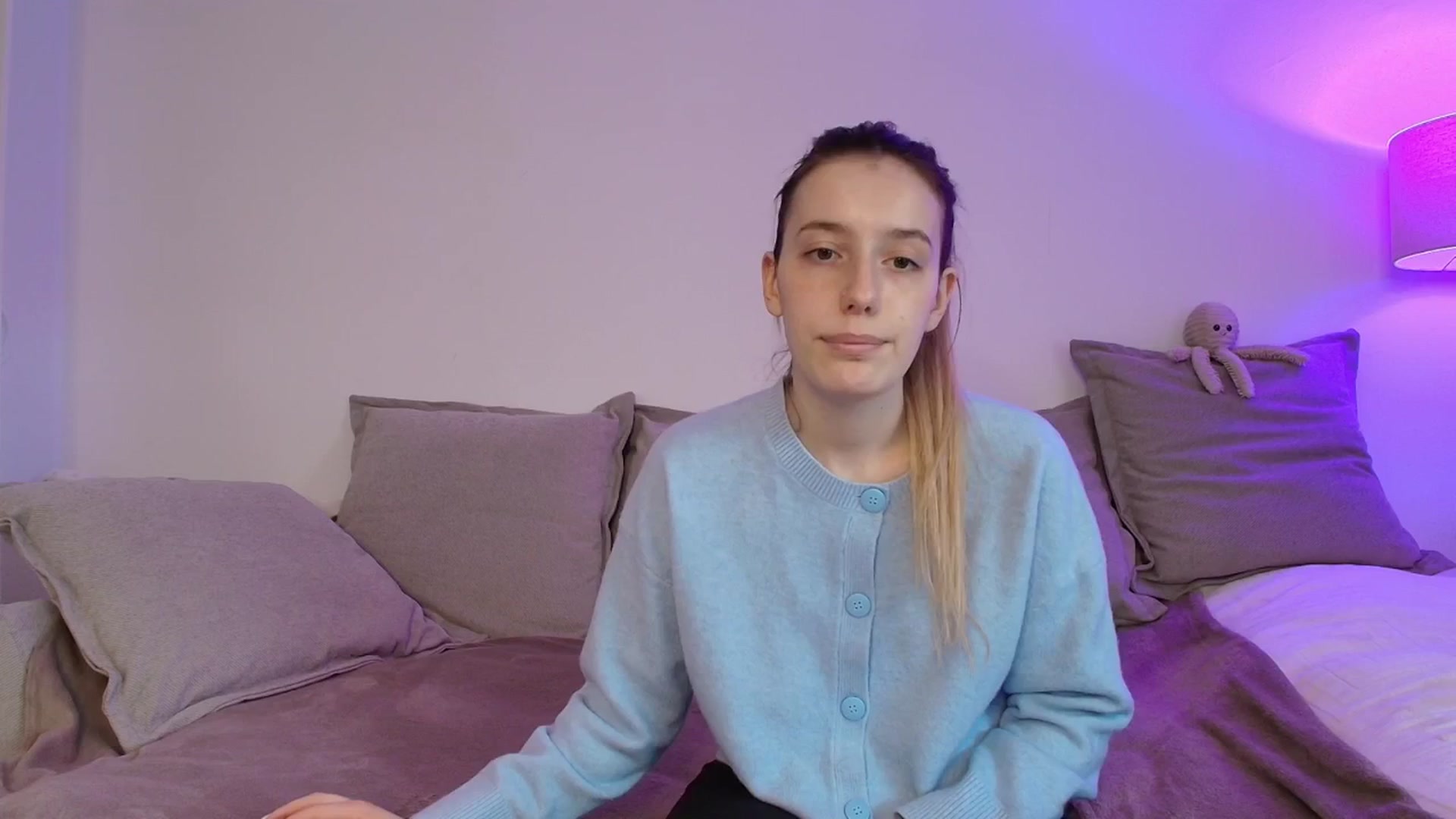 Gallery image thumbnail from Elenaxkiss's myfreecams stream on, 11/24/2025, 08:41 image 16 of 20