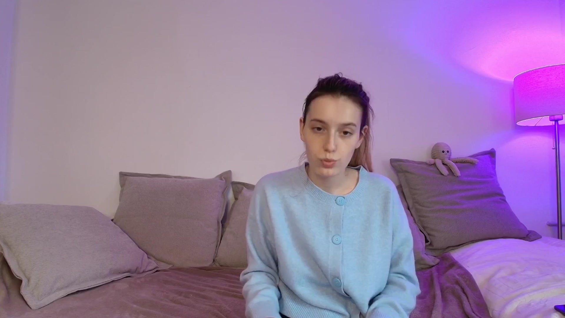 Gallery image thumbnail from Elenaxkiss's myfreecams stream on, 11/24/2025, 11:22 image 19 of 20