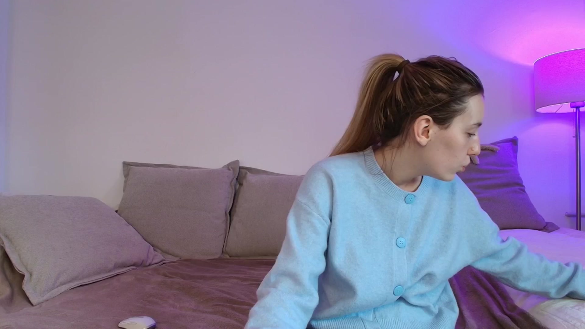 Gallery image thumbnail from Elenaxkiss's myfreecams stream on, 11/24/2025, 11:22 image 8 of 20