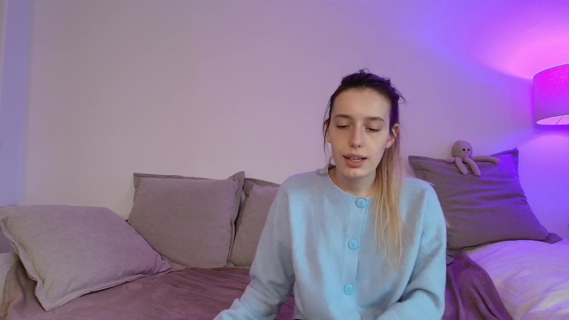 Gallery image thumbnail from Elenaxkiss's myfreecams stream on, 11/24/2025, 11:22 image 17 of 20