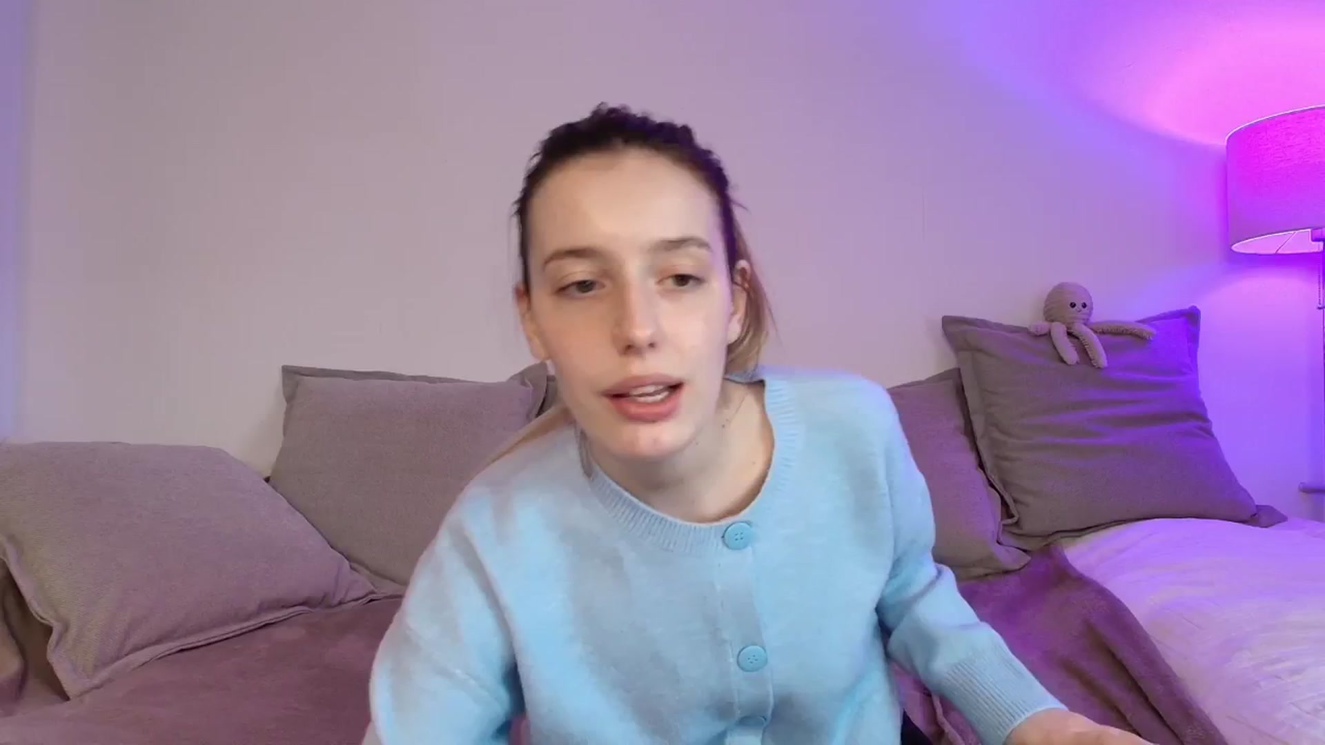 Gallery image thumbnail from Elenaxkiss's myfreecams stream on, 11/24/2025, 11:22 image 2 of 20