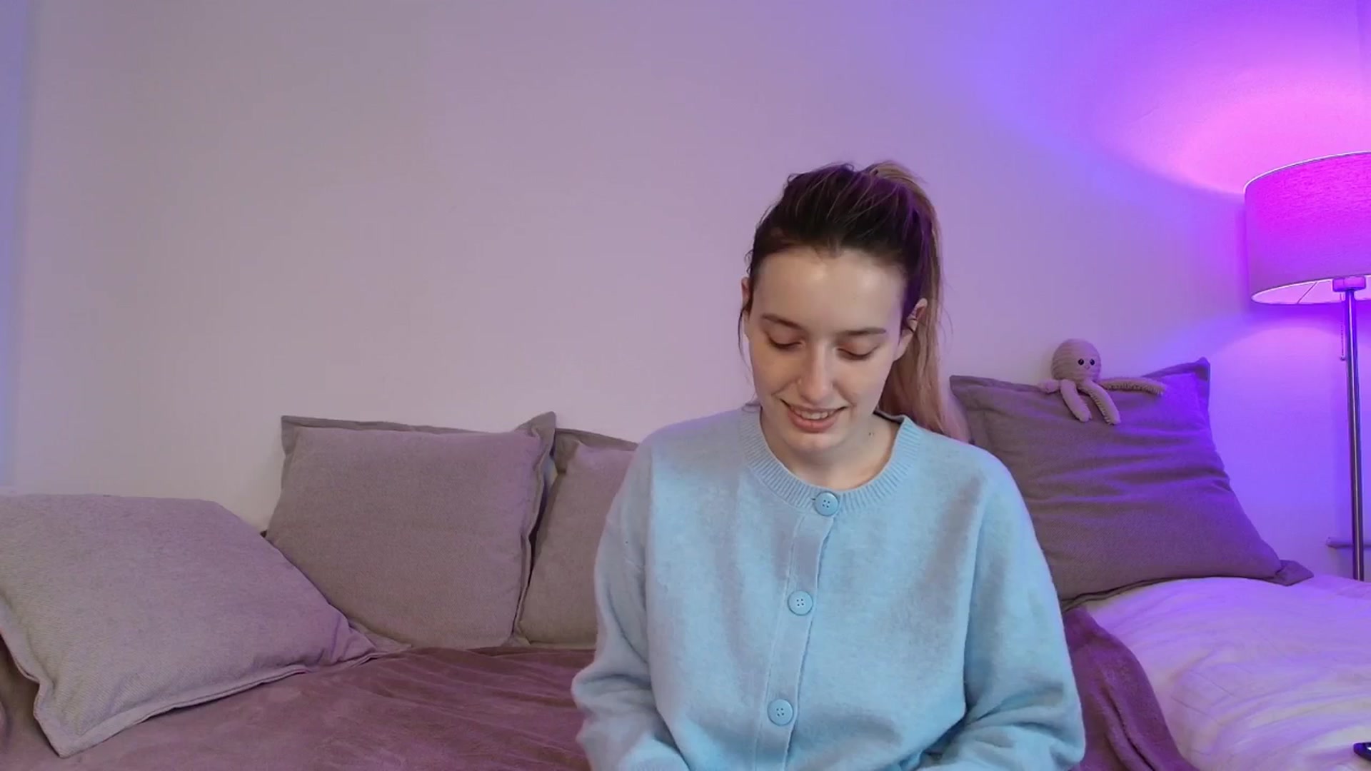 Gallery image thumbnail from Elenaxkiss's myfreecams stream on, 11/24/2025, 11:22 image 16 of 20