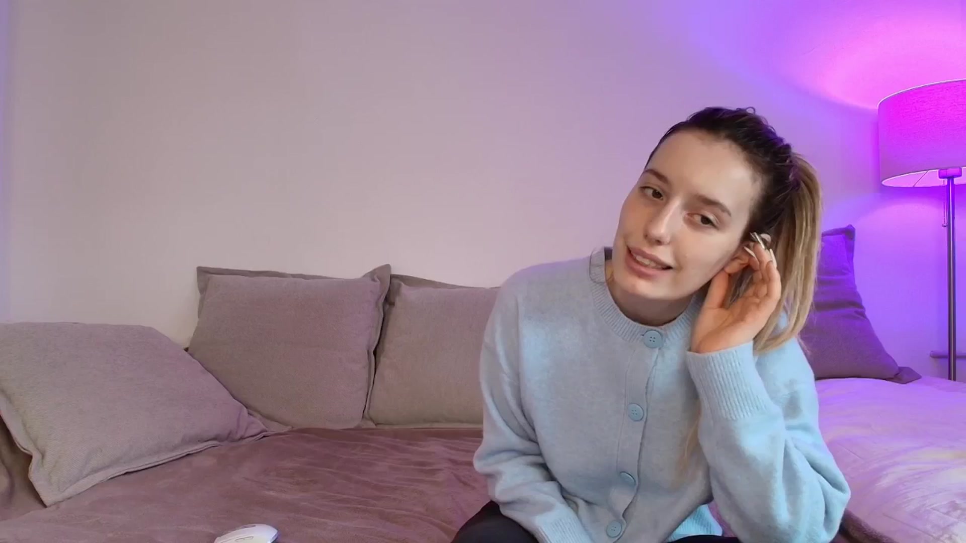 Gallery image thumbnail from Elenaxkiss's myfreecams stream on, 11/24/2025, 11:22 image 7 of 20