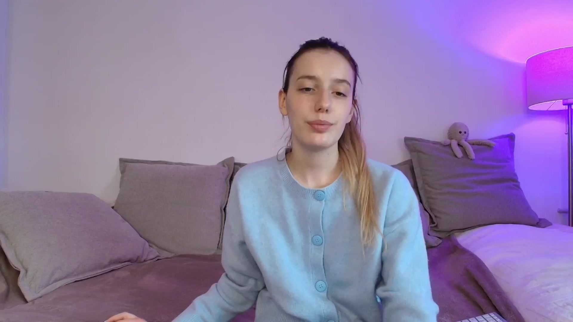 Gallery image thumbnail from Elenaxkiss's myfreecams stream on, 11/24/2025, 11:22 image 4 of 20