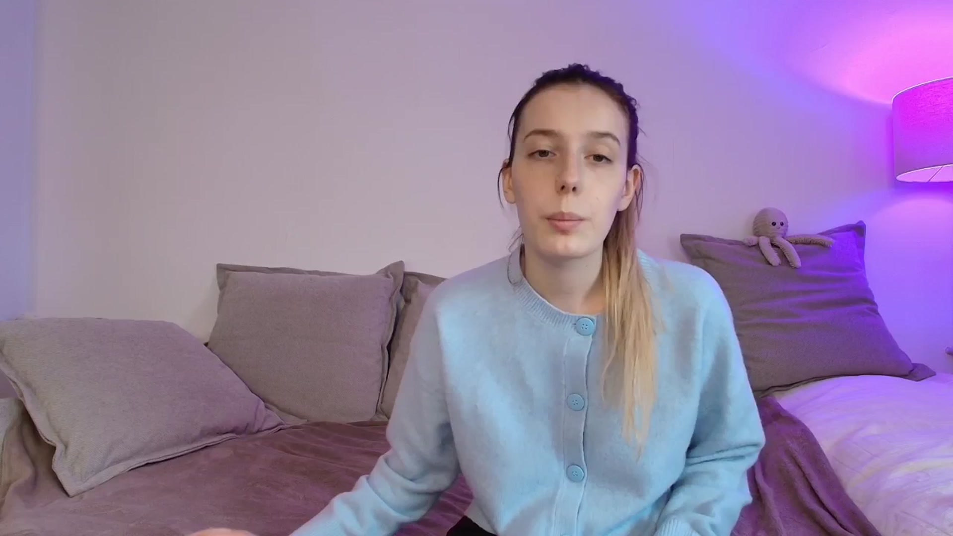 Gallery image thumbnail from Elenaxkiss's myfreecams stream on, 11/24/2025, 11:22 image 11 of 20