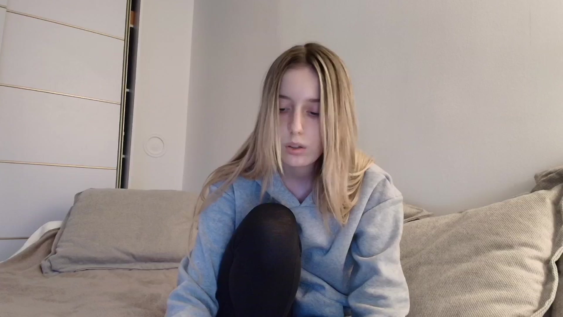 Gallery image thumbnail from Elenaxkiss's myfreecams stream on, 11/25/2025, 11:24 image 1 of 20