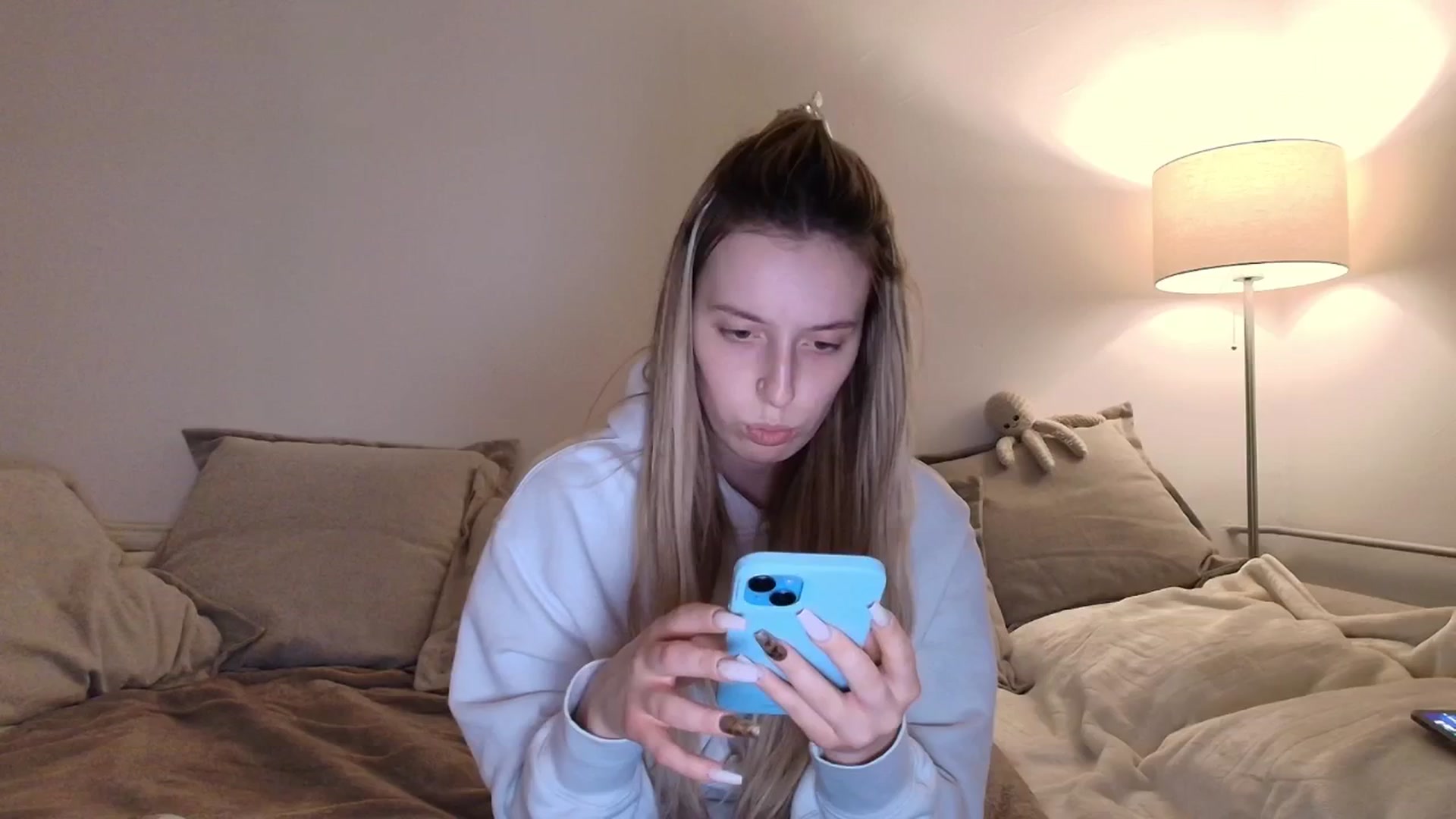 Gallery image thumbnail from Elenaxkiss's myfreecams stream on, 11/30/2025, 02:52 image 13 of 20