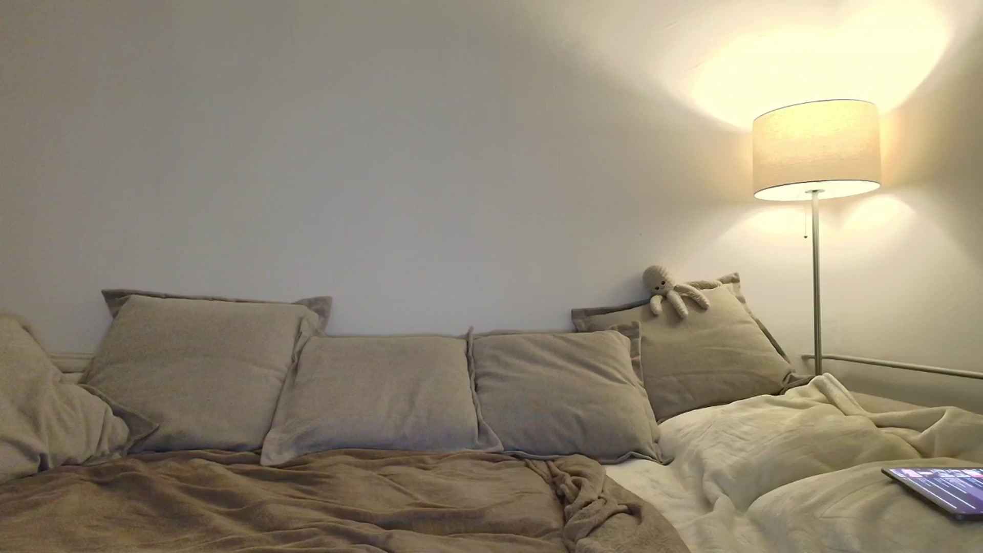 Gallery image thumbnail from Elenaxkiss's myfreecams stream on, 11/30/2025, 02:52 image 19 of 20