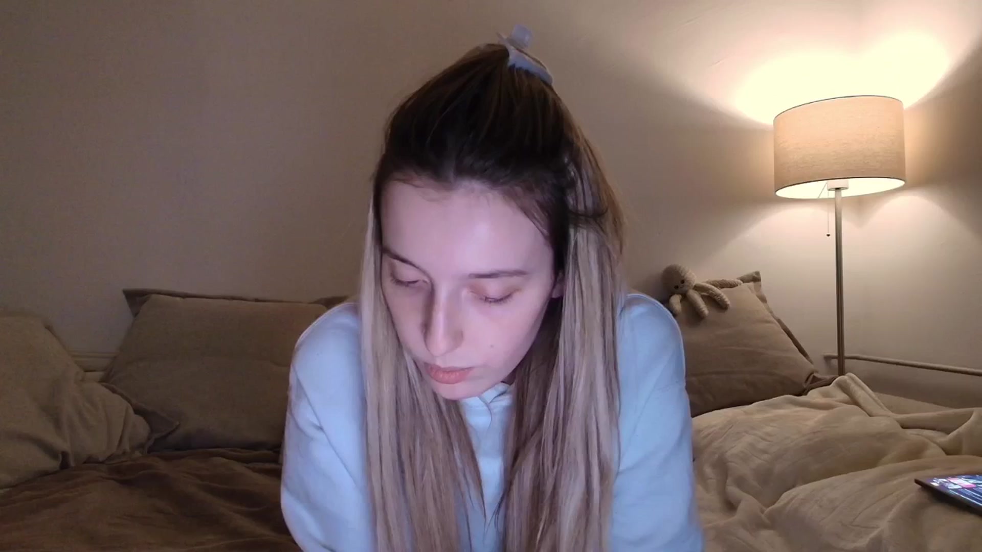 Gallery image thumbnail from Elenaxkiss's myfreecams stream on, 11/30/2025, 02:52 image 17 of 20