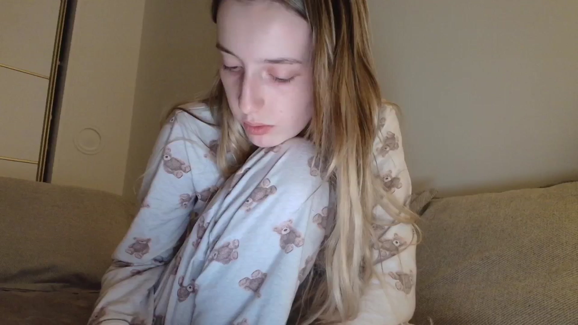 Gallery image thumbnail from Elenaxkiss's myfreecams stream on, 12/02/2025, 19:46 image 11 of 20