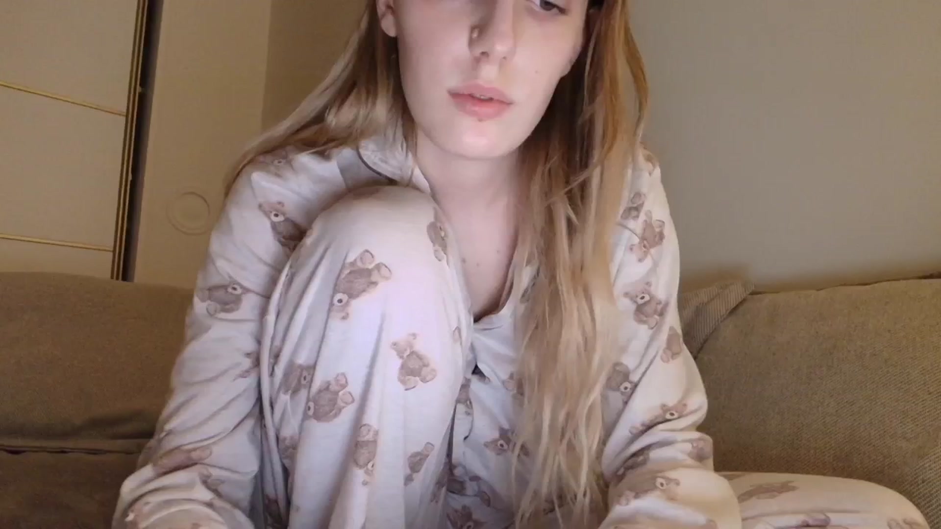 Gallery image thumbnail from Elenaxkiss's myfreecams stream on, 12/02/2025, 19:46 image 5 of 20