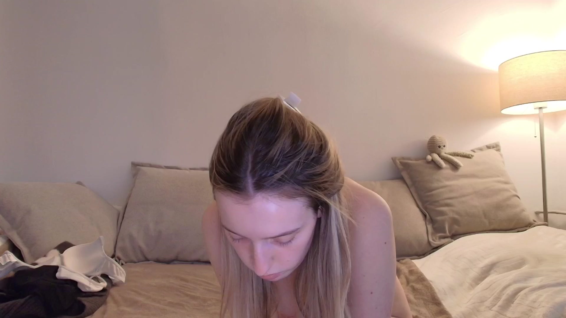 Gallery image thumbnail from Elenaxkiss's myfreecams stream on, 12/03/2025, 12:24 image 9 of 20