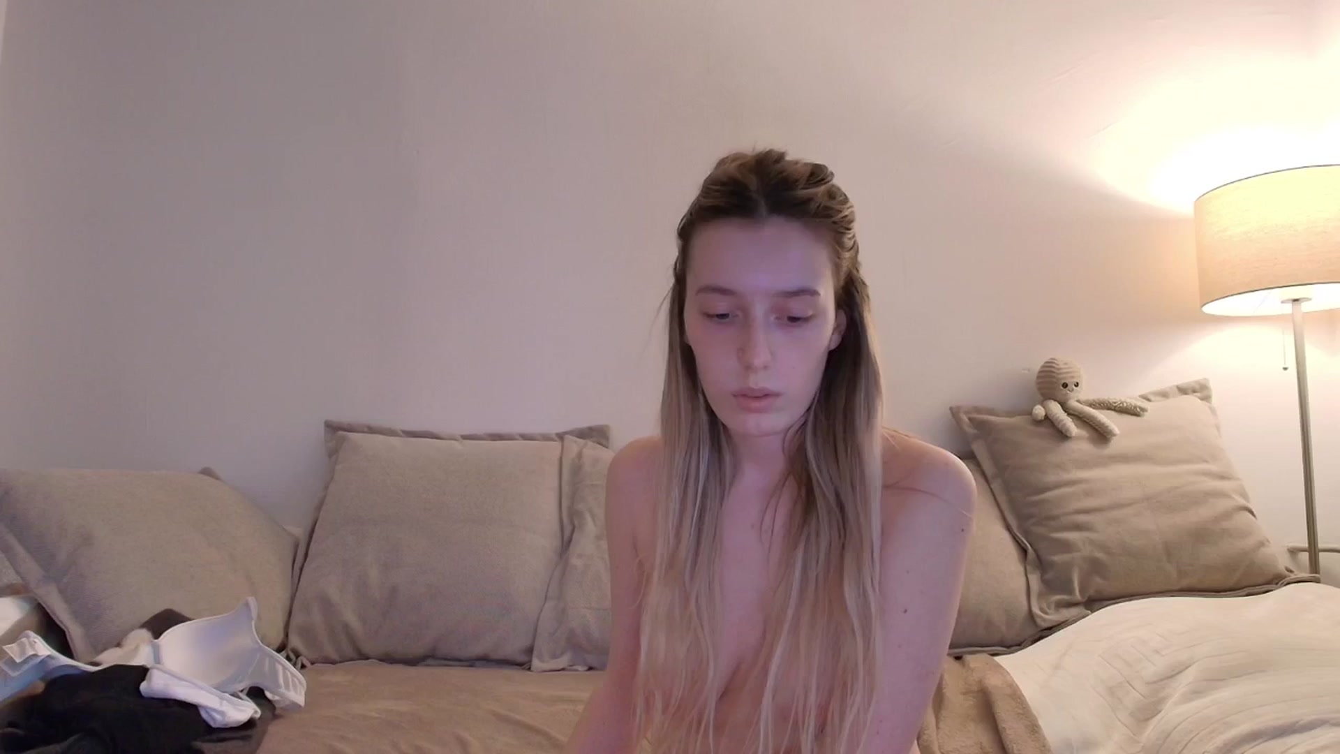 Gallery image thumbnail from Elenaxkiss's myfreecams stream on, 12/03/2025, 12:24 image 1 of 20