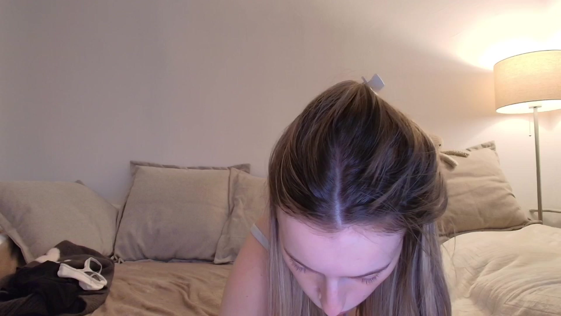 Gallery image thumbnail from Elenaxkiss's myfreecams stream on, 12/03/2025, 12:24 image 15 of 20