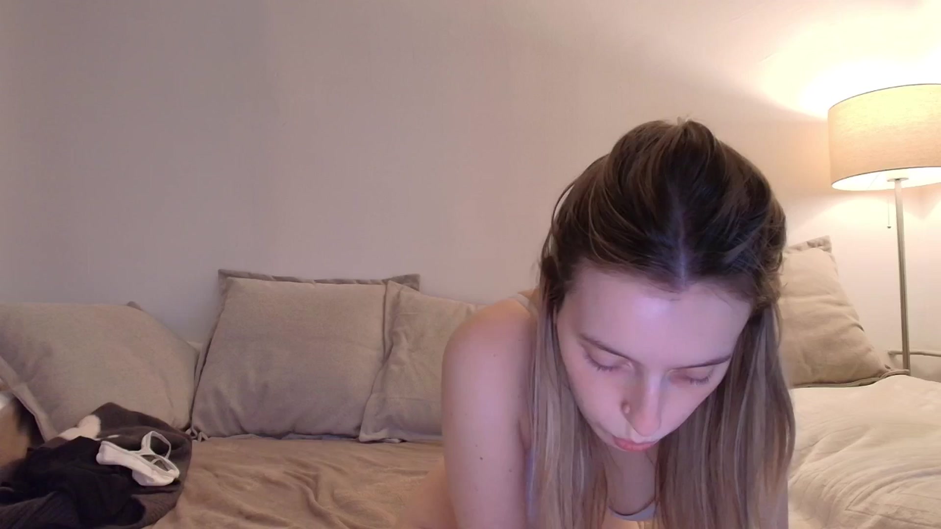 Gallery image thumbnail from Elenaxkiss's myfreecams stream on, 12/03/2025, 12:24 image 13 of 20
