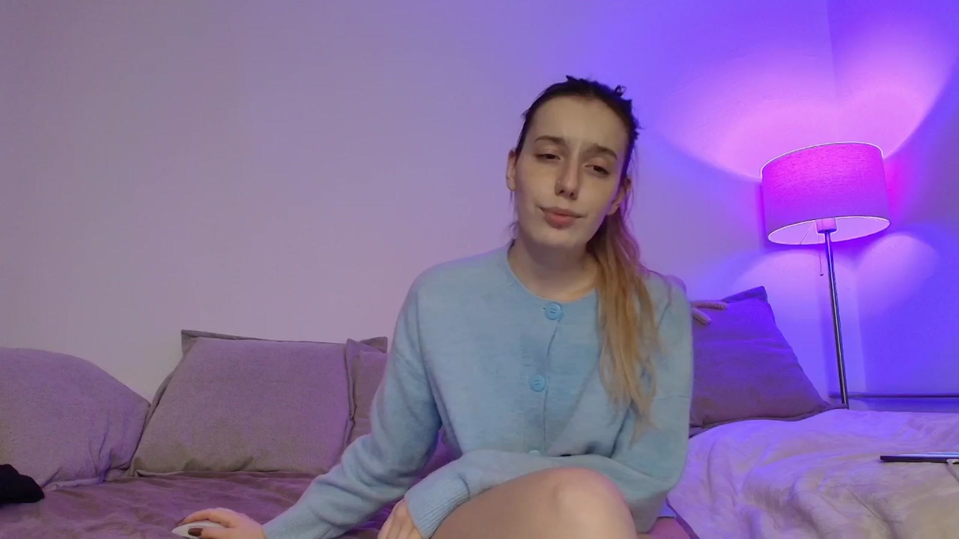 Gallery image thumbnail from Elenaxkiss's myfreecams stream on, 12/03/2025, 20:48 image 11 of 20