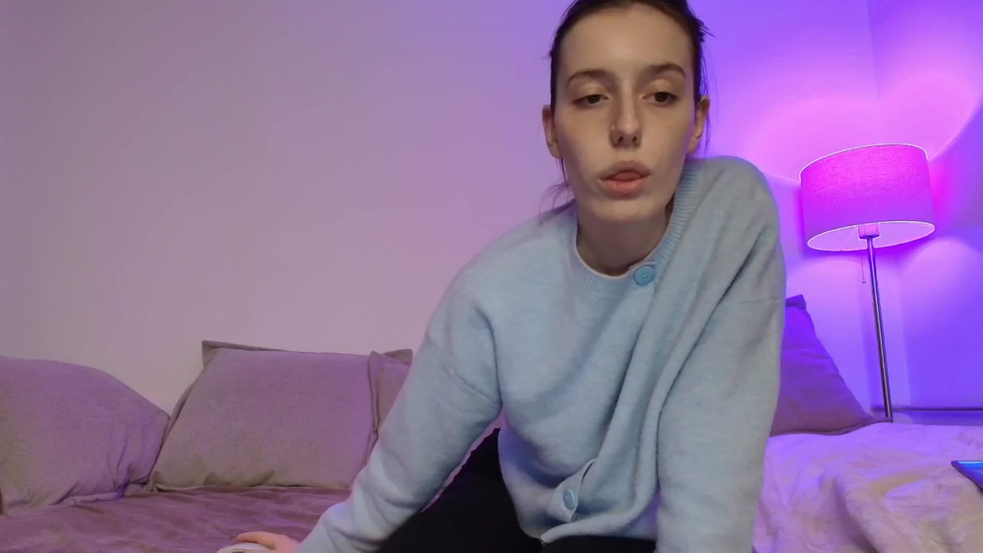Gallery image thumbnail from Elenaxkiss's myfreecams stream on, 12/03/2025, 20:48 image 17 of 20